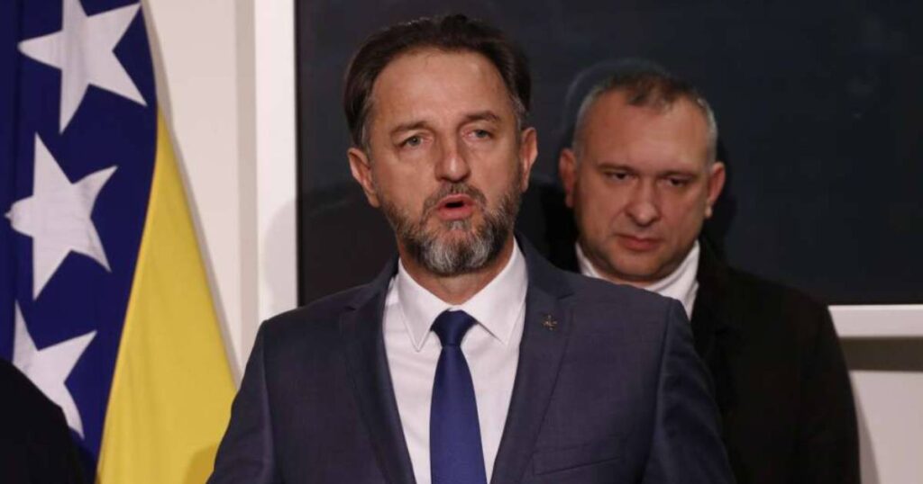 Mahmutović: Bilo ko može privatno uputiti inicijativu Ustavnom sudu RS u vezi s odlukom NSRS