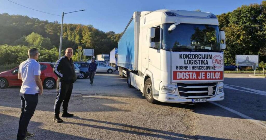 Udruženje poljoprivrednika moli učesnike protesta da propuštaju cisterne s mlijekom