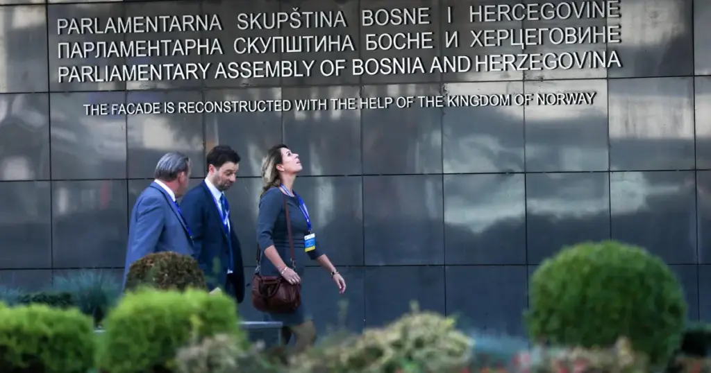 zgrada parlament uposlenici