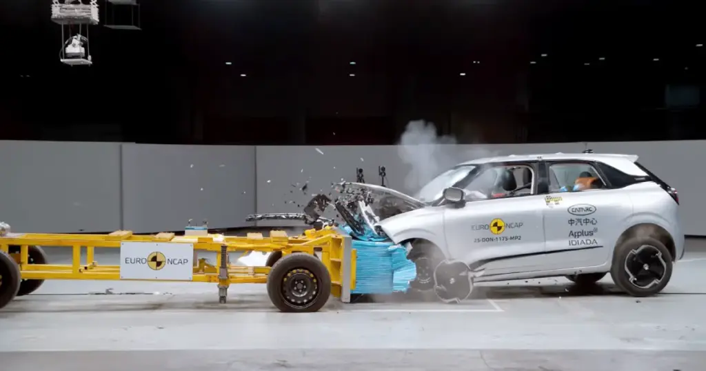Kineski električni automobil raspao se na crash testu, a košta preko 24.000 eura