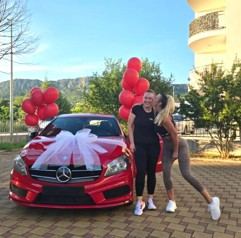 Ilijana Bodlovic Trenerica Anny Channel poklonila radnici mercedes