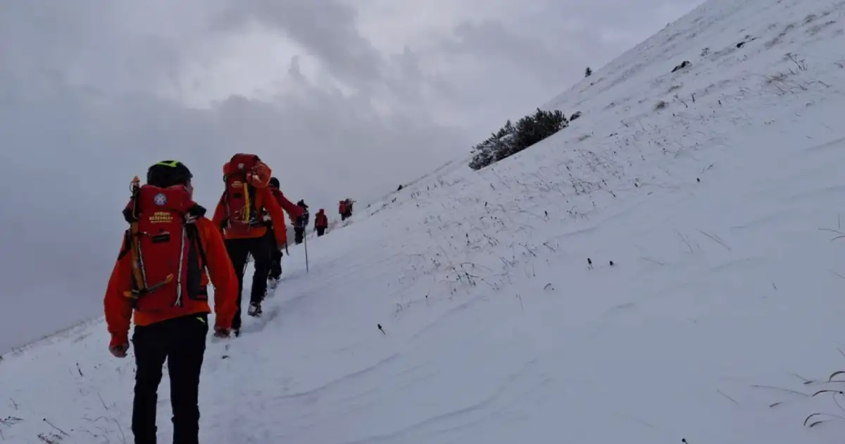 alpe spasioci tragaju za nestalim planinarima hrvatima