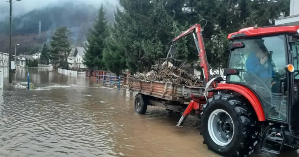 Izlile se dvije rijeke u Jezeru