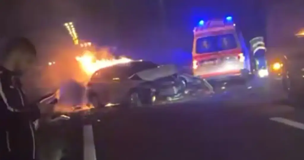 Iz zapaljenog automobila vozač spašen u posljednji čas