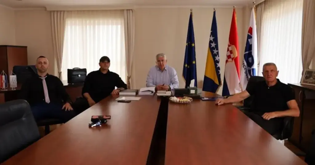 Bartulović (skroz lijevo) na prijemu kod Čovića