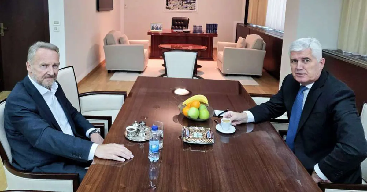 Izetbegović i Čović na kafi