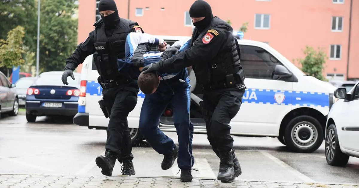 Profesor uhapšen zbog polnog uznemiravanja učenice: “Ovakvi slučajevi su češći nego što mislimo”
