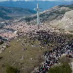 mostar hum križ