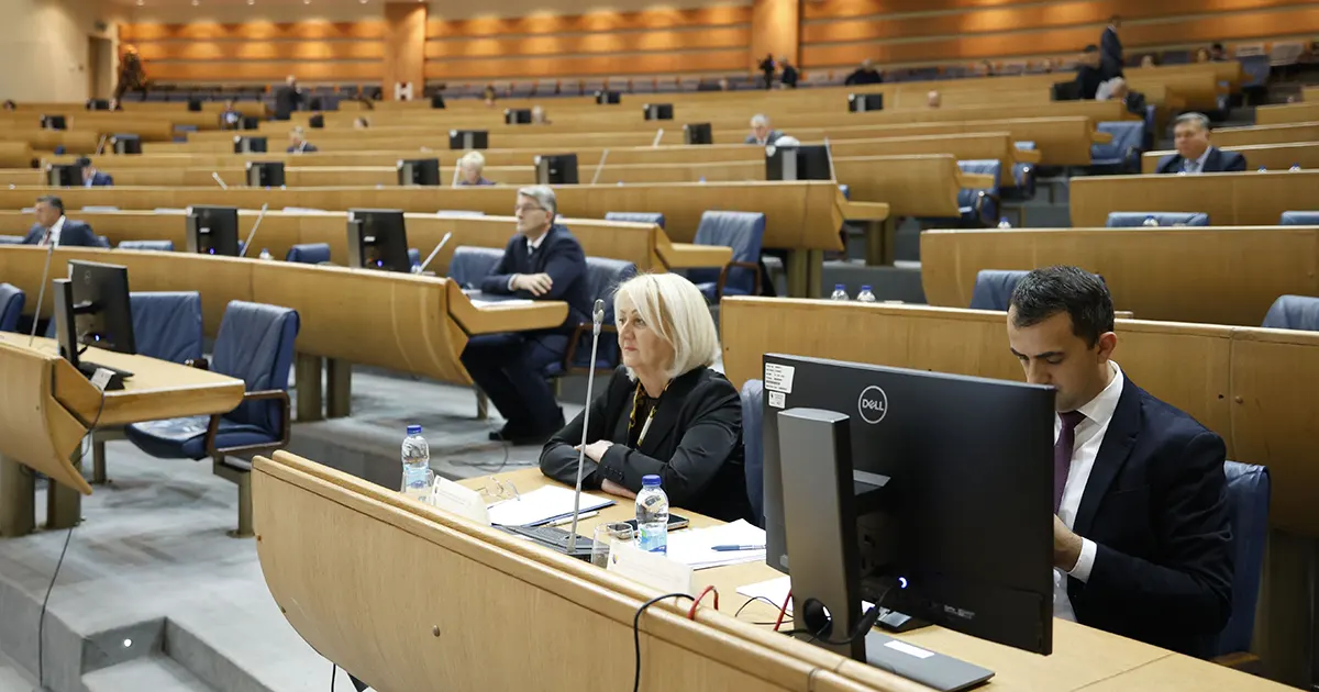 Ministri iz Vijeća ministara na sjednici Parlamenta BiH