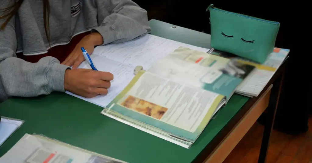 „Vrlina“ poslušnosti i anatomija antirodnih obmana: Kako se pod izgovorom brige sužava prostor ravnopravnosti u učionici