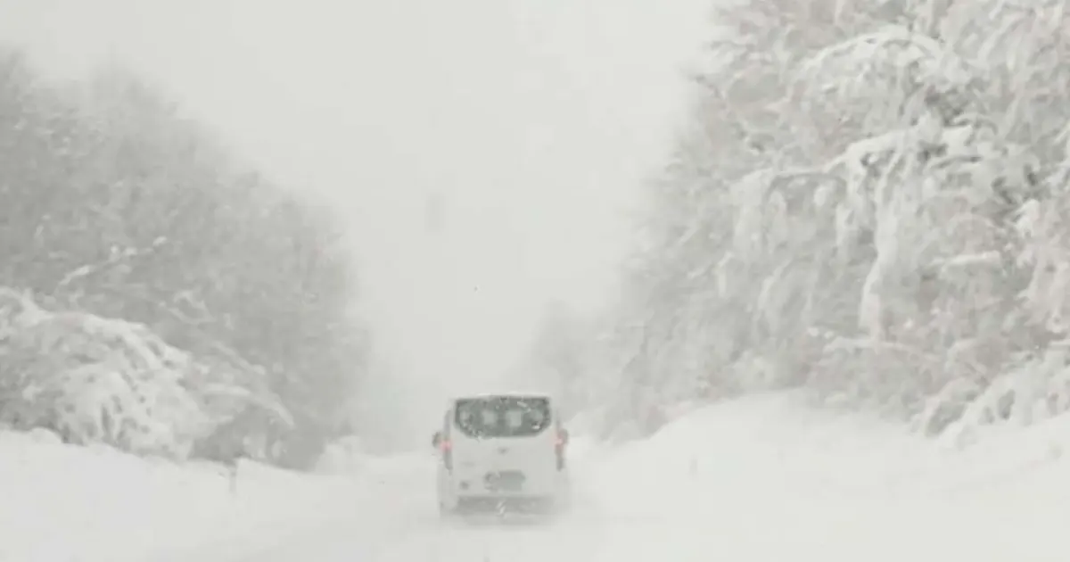 Usporen saobraćaj u većem dijelu Bosne zbog snijega