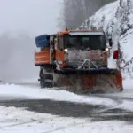 Snijeg otežava saobraćaj na više putnih pravaca