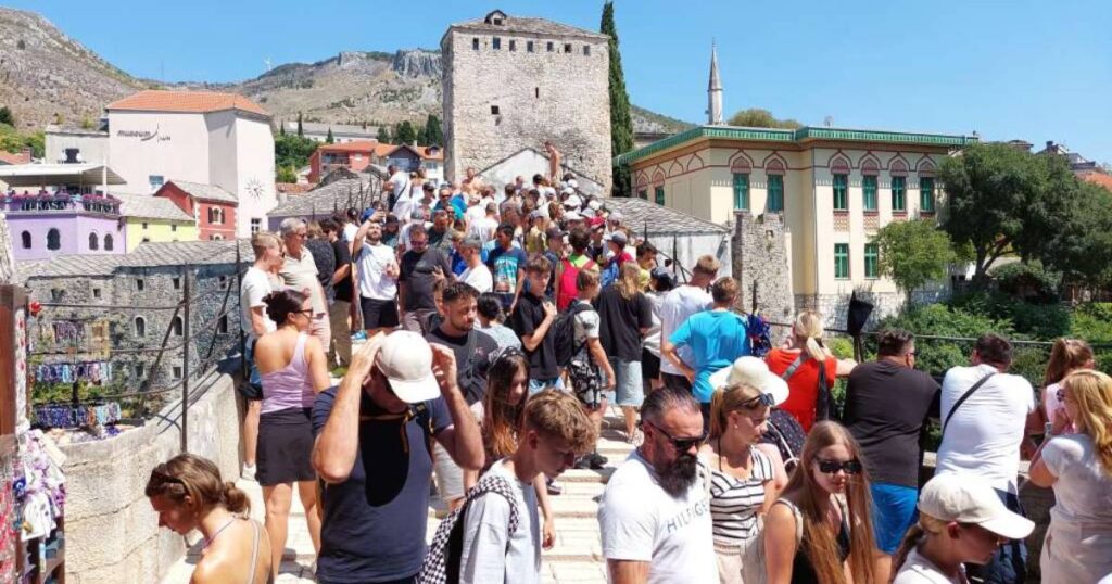 Turisti u Mostaru
