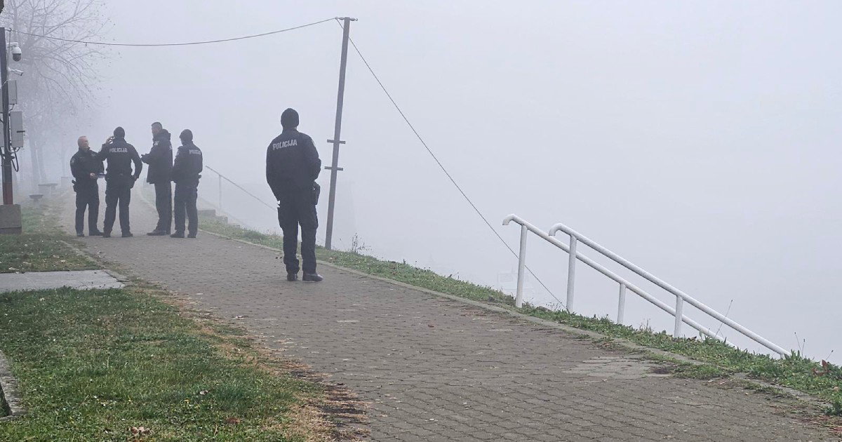 Prevrnuo se čamac sa migrantima u Slavonskom Brodu