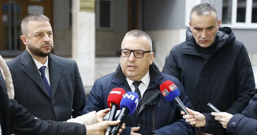 Članovi SDS-a ispred CIK-a u Sarajevu