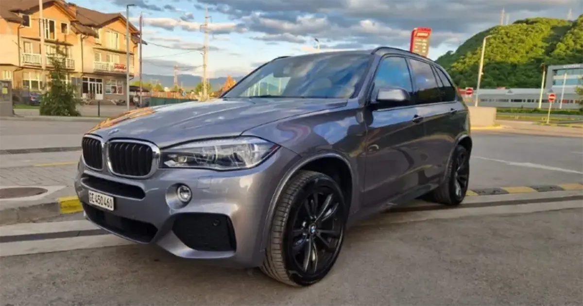 Vlasnik daje nagradu od 10.000 maraka za informaciju o ukradenom BMW-u
