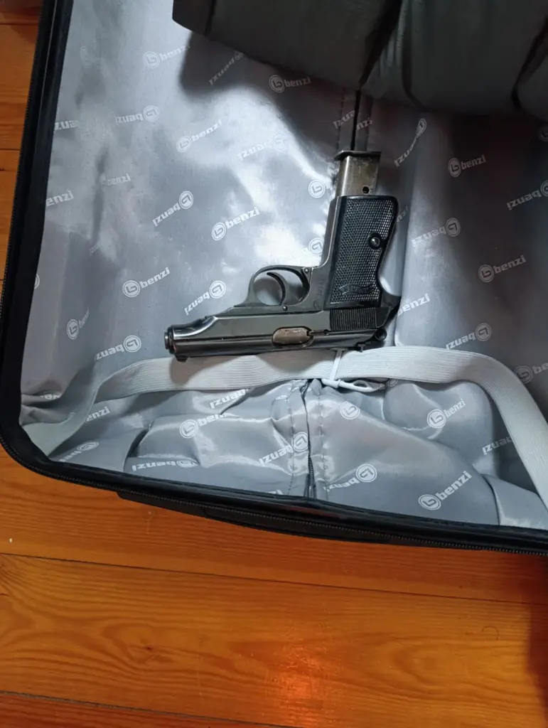 Pronađena droga i oružje, dva muškarca uhapšena