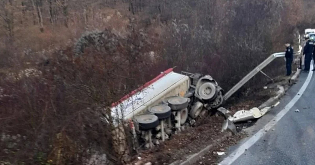 Poginuo vozač kamiona