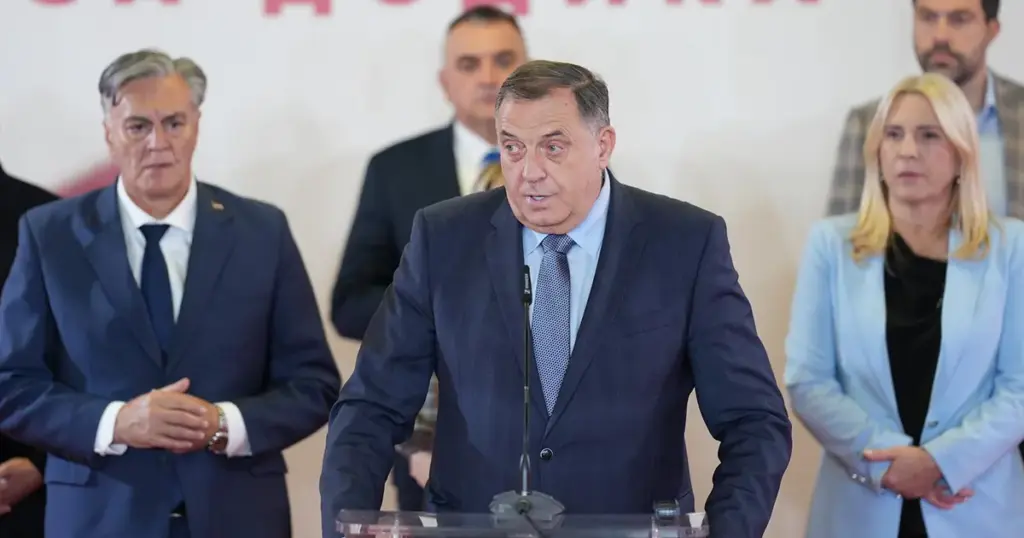 utrci za novog predsjednika RS i dalje vodi Siniša Karan, kandidat Saveza nezavisnih socijaldemokrata (SNSD), predvođenog Miloradom Dodikom.