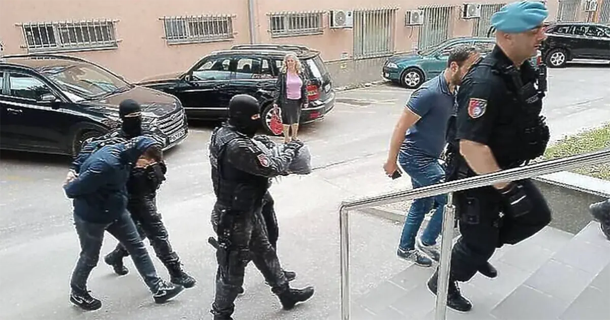 Privođenje Elmedina Karišika i Seida Hadžibajrića