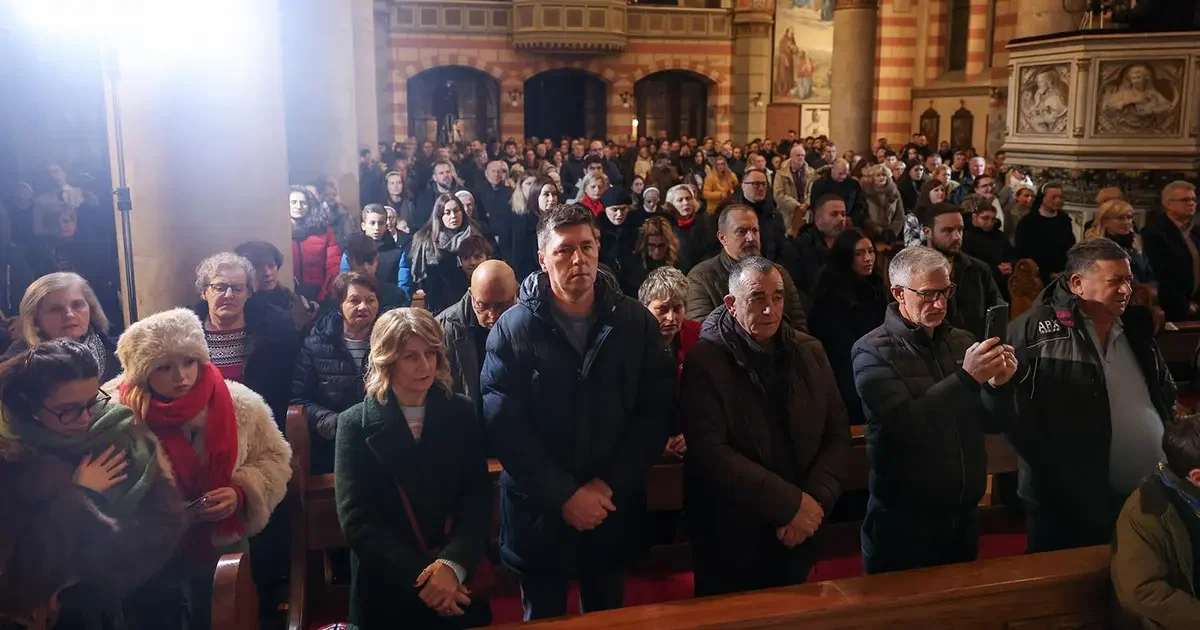 Misa božićnog bdijenja u katedrali Srca Isusova u Sarajevu