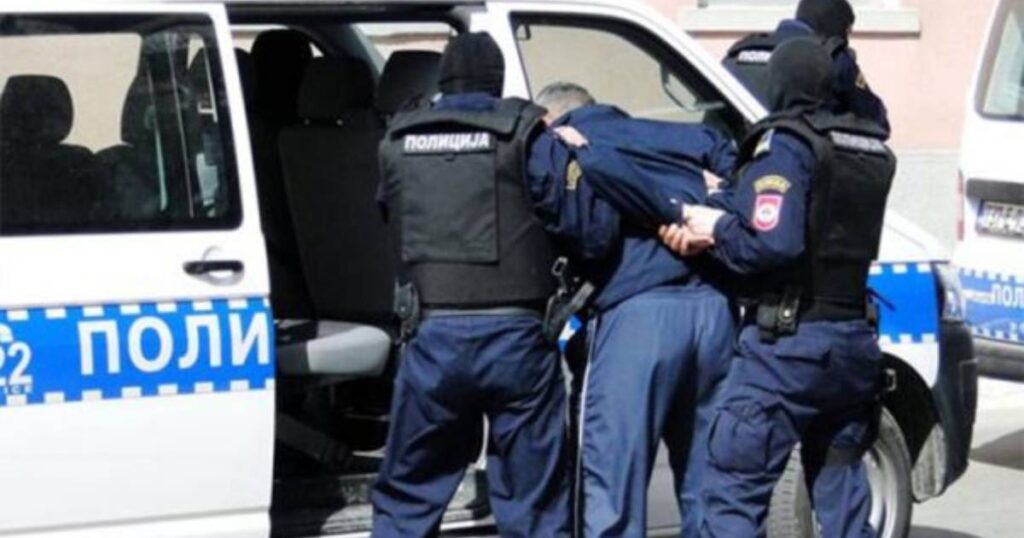 Uhapšen muškarac osumnjičen da je pod automobil postavio ručnu bombu