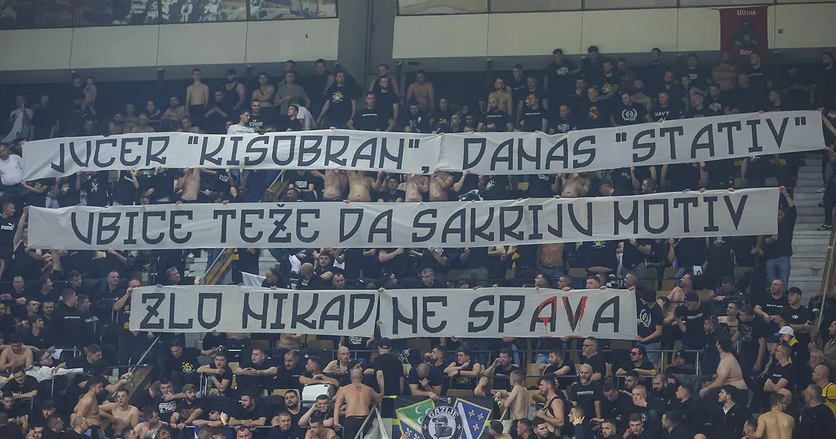 Navijači BiH poslali poruku Aleksandru Vučiću