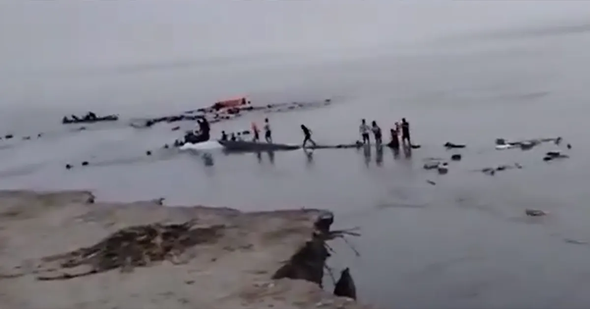Klizište potopilo usidrene brodove