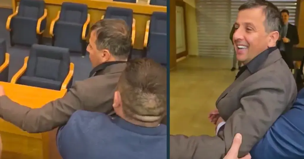 Vukanovića iznijeli sa sjednice, on im dovikivao: Imate li časti, kakva ste vi vlast