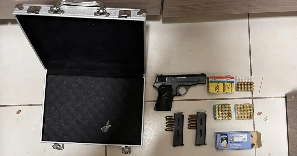Policija objavila fotografije zaplinjenog oružja u droge