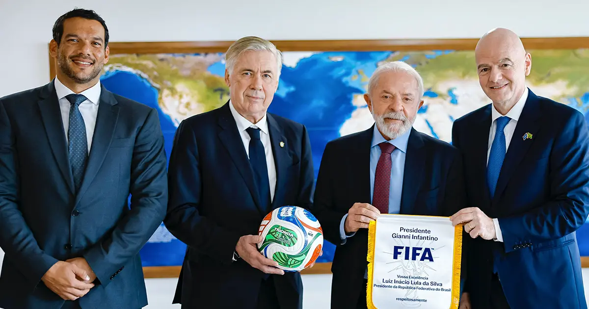 Brazilska delegacija s Infantinom