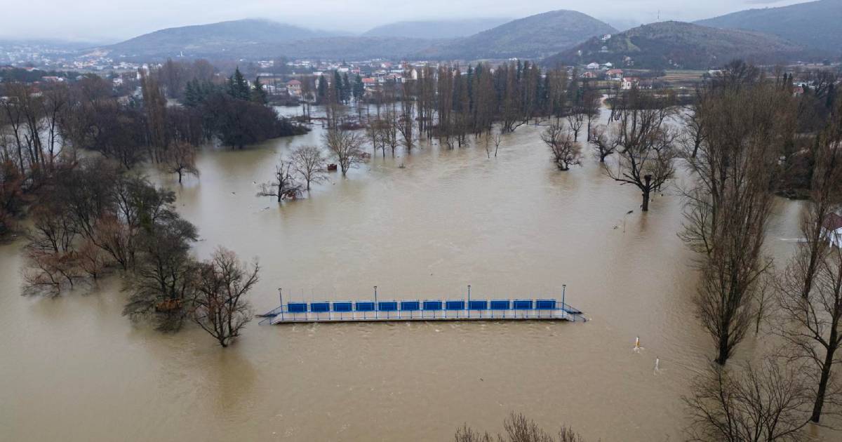 Pogled iz zraka na poplavljena područja uz rijeku Bunu