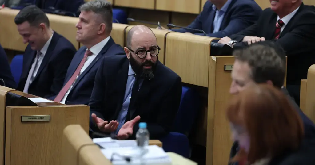 Damir Mašić na sjednici Parlamenta FBiH