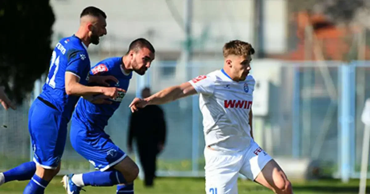 Daniel Lukić (desno)