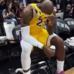 LeBron James plakao tokom minute odmora