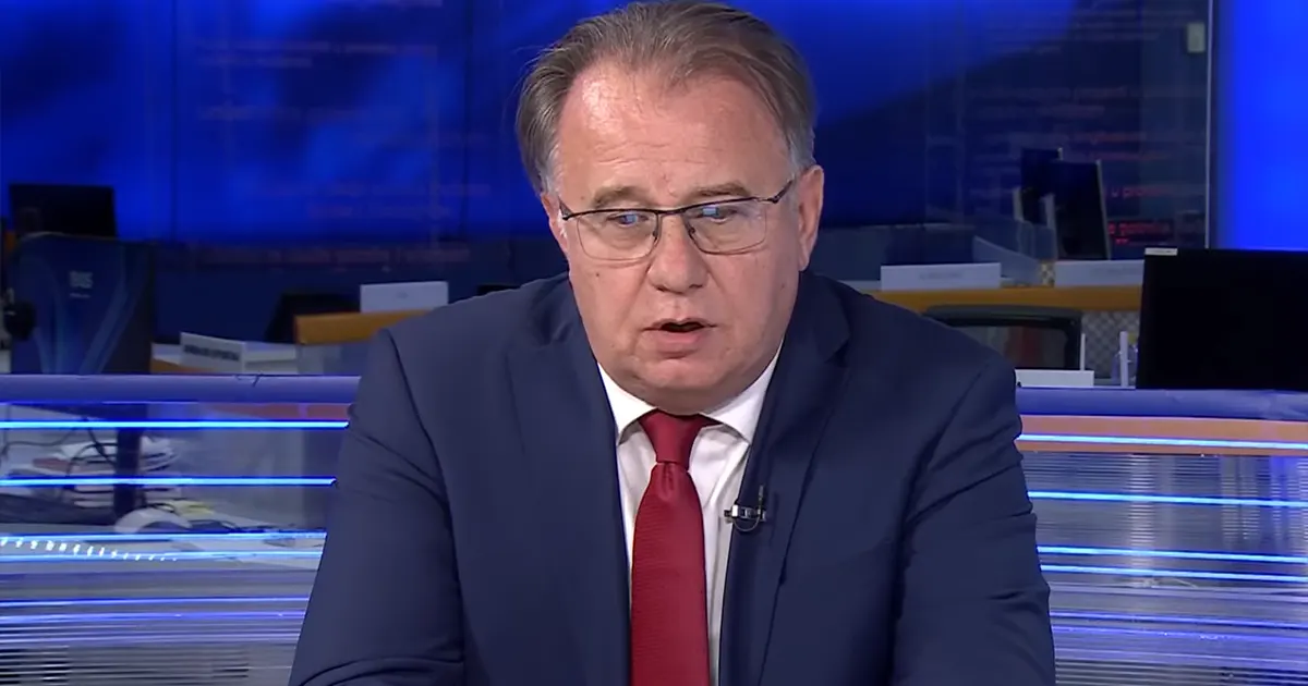 Nermin Nikšić najavio da se povlači iz politike