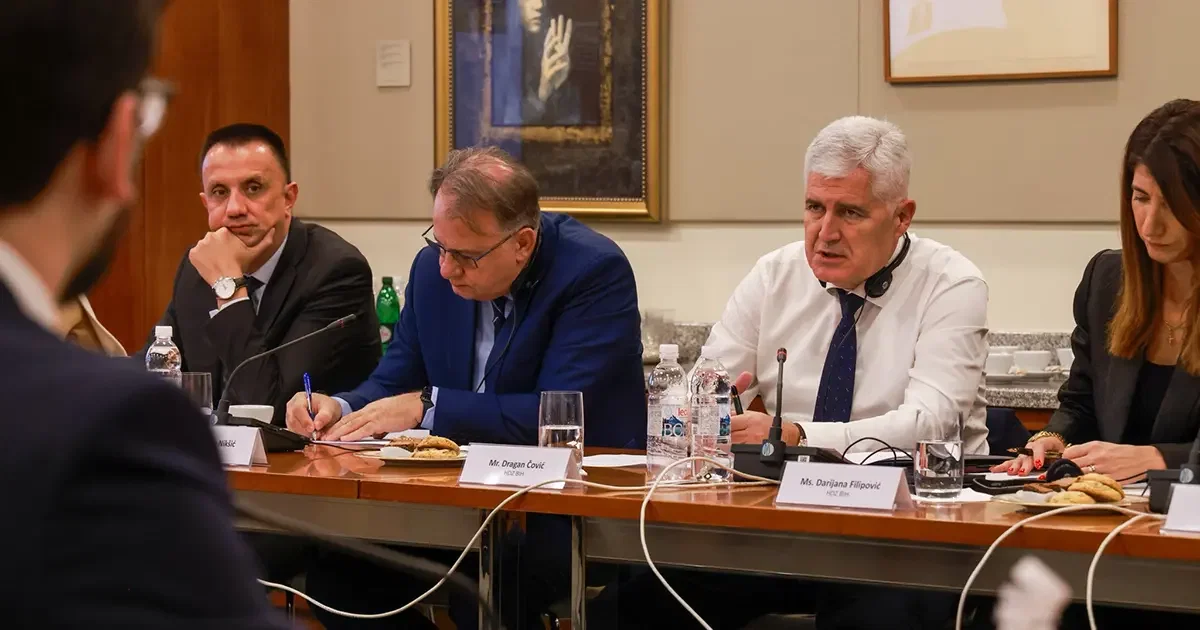 Nikšić i Čović na sastanku u Američkoj ambasadi
