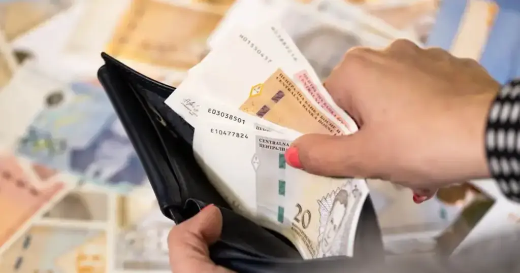 Tražili povećanje plata zbog minulog rada, Vlada odbila