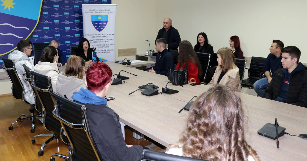 Povećane stipendije u HNK
