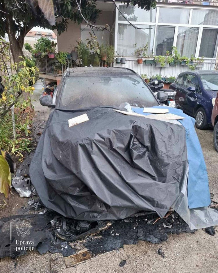 Zapaljen automobil sveštenika u Crnoj Gori