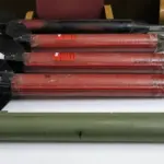 U pretresu kuće pronađene puške, ručni bacač, bombe i droga