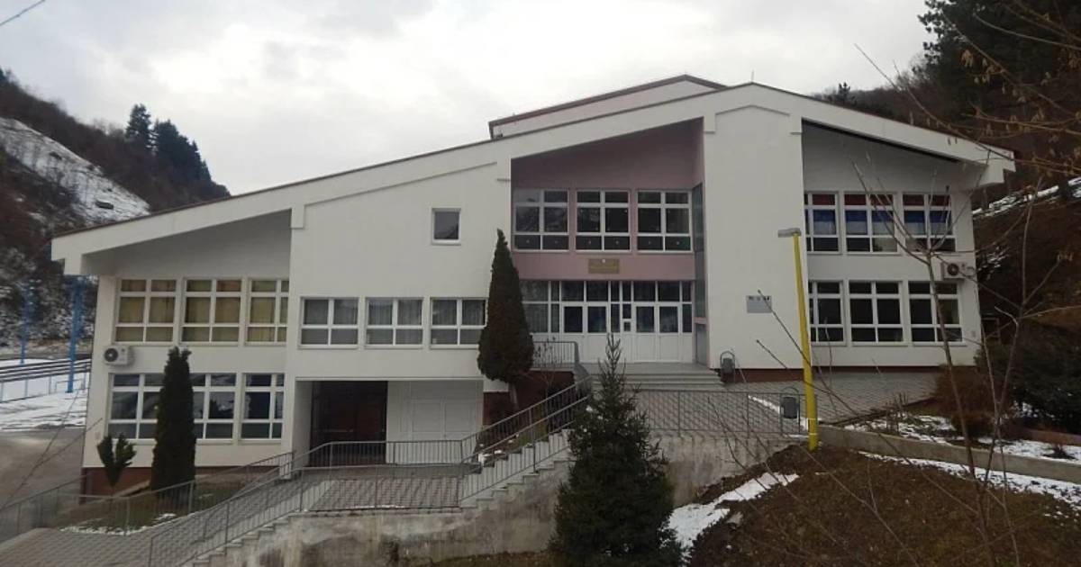 Škola u Srebrenici