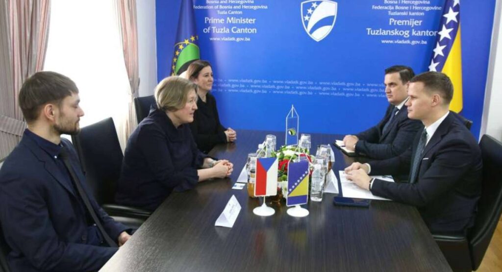 Ambasadorica Šindelkova u posjeti novoizgrađenoj školi: Tuzlu i Češku povezuje muzička kultura