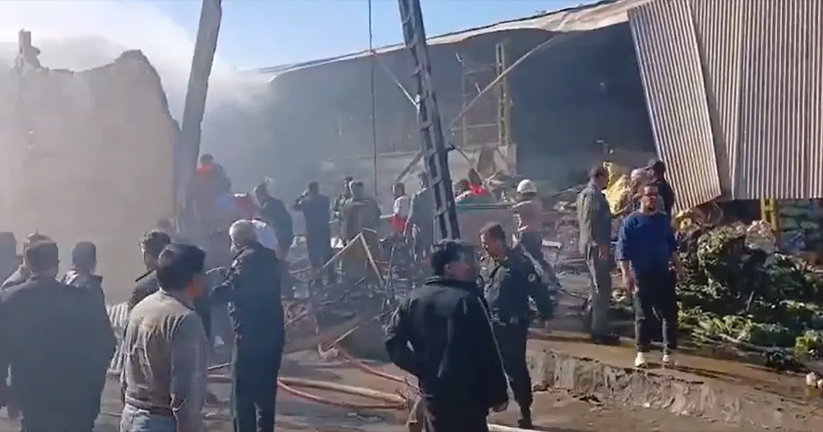 Iranski vojni helikopter se srušio na tržnicu