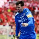Hrvatska je pobijedila Island rezultatom 34:33 (17:14) u susretu za bronzanu medalju na Europskom rukometnom prvenstvu. Osim početnih 1:0 za Island, Hrvatska je konstantno bila u vodstvu. U dva navrata hrvatski rukometaši imali su šest golova „viška“, ali u samoj završnici Islanđani su presingom uspjeli istopiti tu prednost i doći na samo gol zaostatka. Ipak, za potpuni preokret više nije bilo vremena. Tin Lučin s 9 golova predvodio je Hrvatsku do pobjede, a na drugoj strani najučinkovitiji s 12 golova bio je Omar Ingi Magnusson. Za Hrvatsku je ovo četvrta bronzana medalja na europskim prvenstvima, ukupno sedma. Pored četiri bronze, hrvatski rukometaši tri puta su osvajali srebro na kontinentalnim smotrama. Što se tiče islandske reprezentacije, ona je ostala na jednoj bronci osvojenoj 2010. godine u Austriji. Finale od 18 sati igraju Danska i Njemačka.