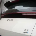 kineski automobil