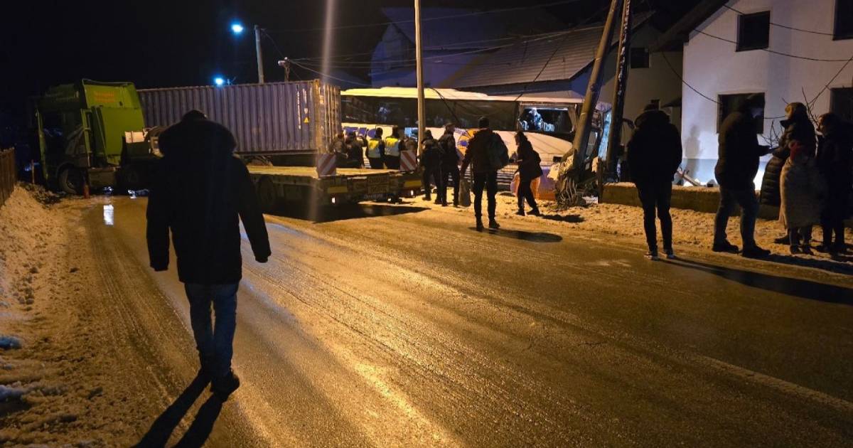 nesreca kamioni autobus derventa