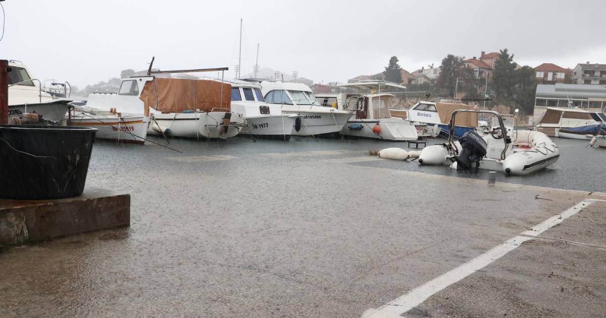 plima jadransko more šibenik