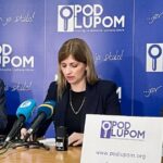 pod lupom
