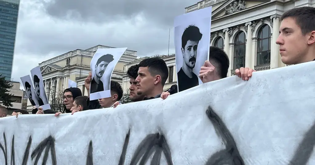 “Borba za pravdu”: Građani se okupili u Sarajevu da odaju počast žrtvama tragedije